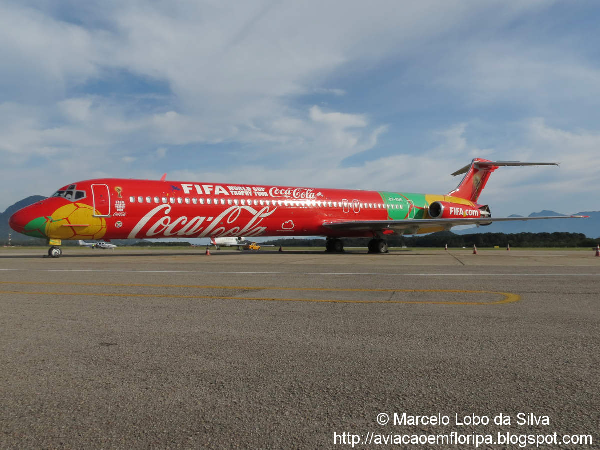 MD-83 Special Coca-Cola livrée IMG_1880