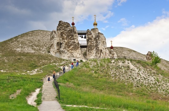 كنيسة الكهف بروسيا Spassky-Church-Kostomarovo2-550x366