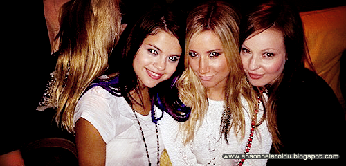 Ashley Tisdale, Selena Gomez'i Desteklemeye Gitti!  Fgkl