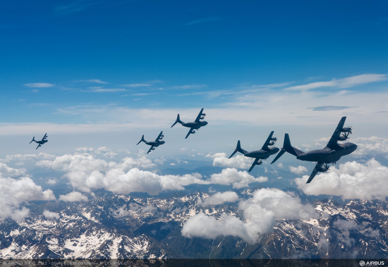 Airbus A400M Atlas  ( avión de transporte militar de largo alcance y avión cisterna propulsado por cuatro motores turbohélice consorcio ) - Página 5 49187014759497