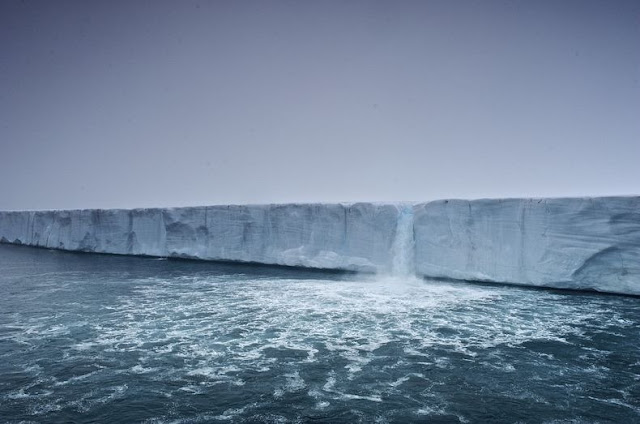 الشلالات الجليدية الرائعة في سفالبارد في النرويج Glacier-waterfalls-8%5B3%5D