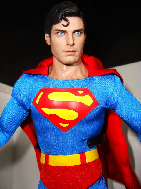 SUPERMAN CHRISTOPHER REEVE PREMIUM FORMAT  - Page 2 Superman-christopher-reeve-hot-toys038-716040