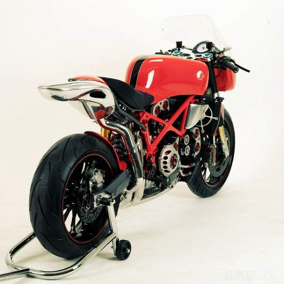 Le Topic du Café Racer - Page 15 Ducati%252B999%252Bcafe%252Bracer-03