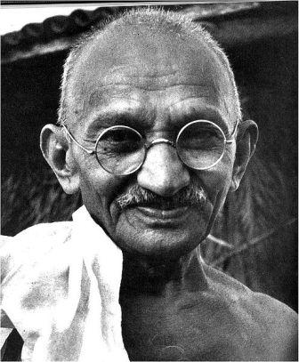 un voeu une image - Page 3 Gandhi