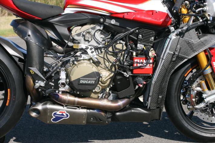 Machines de courses ( Race bikes ) - Page 14 Alstare-7