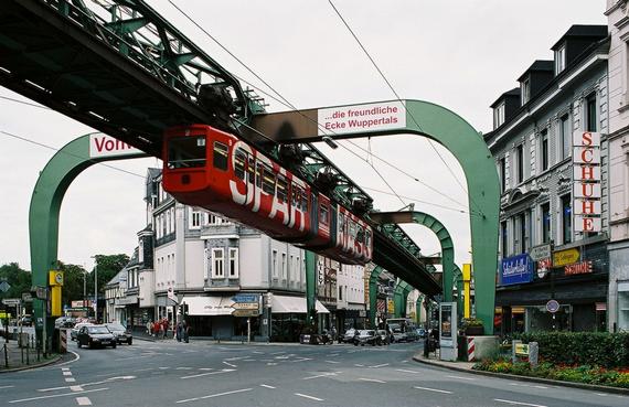 மின்சார வாகணம்  Hanging-trains-in-germany06