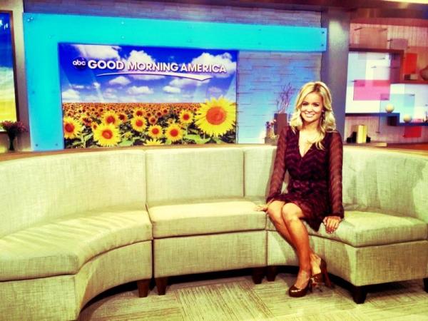 Emily Maynard - Good Morning America - 5/21 - Discussion - Page 2 Ata32oCCEAAc6Iv