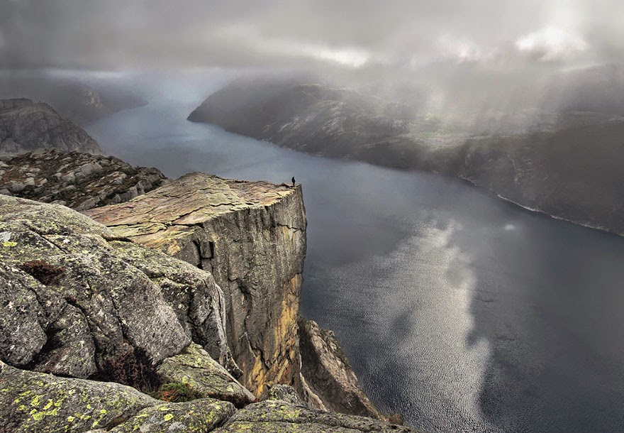 مناظر من النروج Norway-Preikestolen%2B