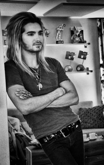 Facebook Tokio Hotel - Atualização nova foto do Bill  480052_10151384621483650_843924864_n