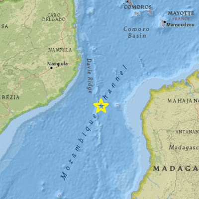 PRONÓSTICOS SÍSMICOS CATASTRÓFICOS: La clave de los próximos terremotos<>Sismos en Serie y de gran extensión azotarán el planeta, a corto plazo - Página 120 Terremoto%2Ben%2Bel%2Bestrecho%2Bde%2BMozambique-Mapa%2Bpor%2Bel%2BServicio%2BGeologico%2Bde%2Blos%2BEstados%2BUnidos%2B04-10-2015