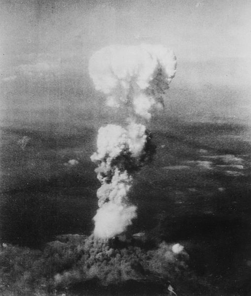 Cambiar el mundo 509px-Atomic_cloud_over_Hiroshima