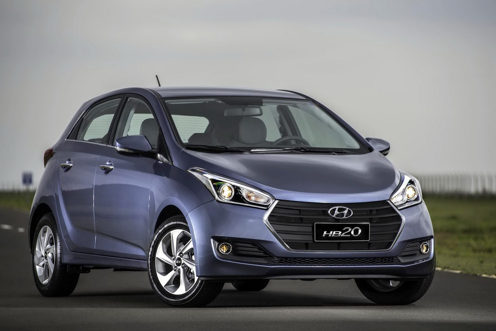 2016 - [Hyundai]  HB20 (Brésil) 2016-Hyundai-HB20-2