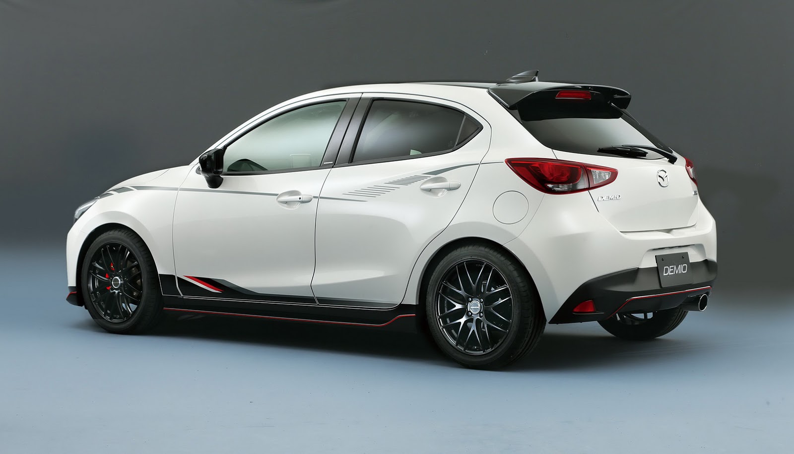 2014 - [Mazda] Mazda2 Hatchback - Page 15 Mazda2-Racing-Concept-9