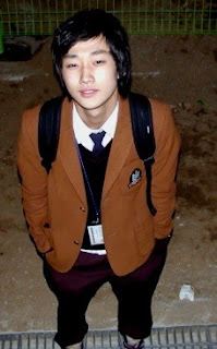 [PICS] Fotos Pre-Debut de Jinyoung. Tumblr_lkqw2sU71p1qimp49o1_250