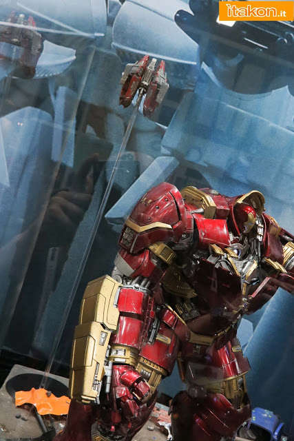 [Hot Toys] Avengers: Age of Ultron - Hulkbuster - Página 14 Hot-toys-sdcc-2015-165