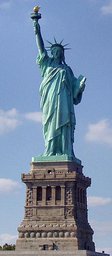 ﻿تمثال الحرية بنيويورك 220px-Statue-of-liberty_tysto