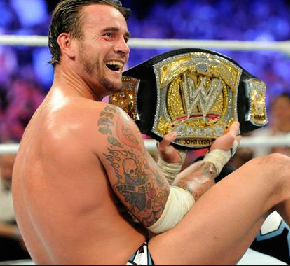 Cm Punk sigue siendo campeon CM-Punk-Wins-WWE-Championship-Title