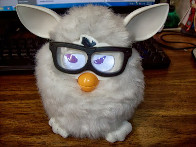 Las leyes más ridículas del mundo.  Furby-swagger-blancolentes-originales-furby-omm-7025-MLM5155037210_102013-F