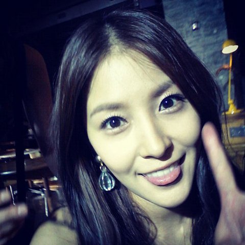 110612 BoA muestra su V-line en una nueva selca Boa