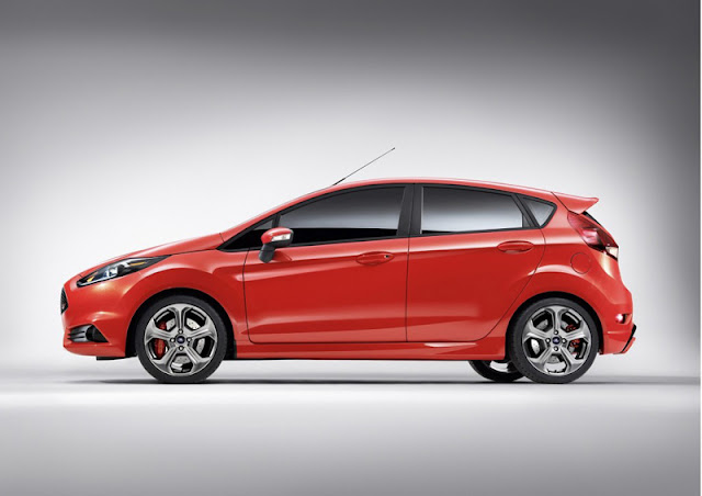 سيارات فورد فيستا الجديدة في الجزائر 2013 Prix Auto Ford Fiesta Algérie 04718476-photo-salon-los-angeles-2011-ford-fiesta-st-concept-5-portes