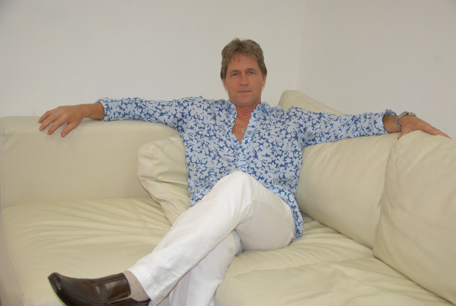    Guy   Ecker - Pagina 8 Guy%20ecker