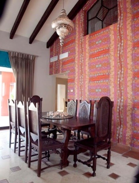 تصميمات رائعه لغرف المعيشه المغربيه  Exquisite-moroccan-dining-room-designs-20