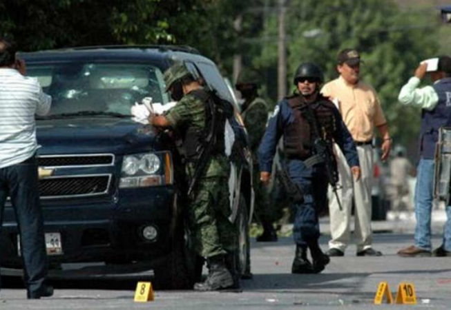 VIDEO: MATAMOROS Convoy de la Policia Federal sale corriendo ante presencia de 10 camionetas del CDG Screen%2BShot%2B2015-07-11%2Bat%2B20.08.34