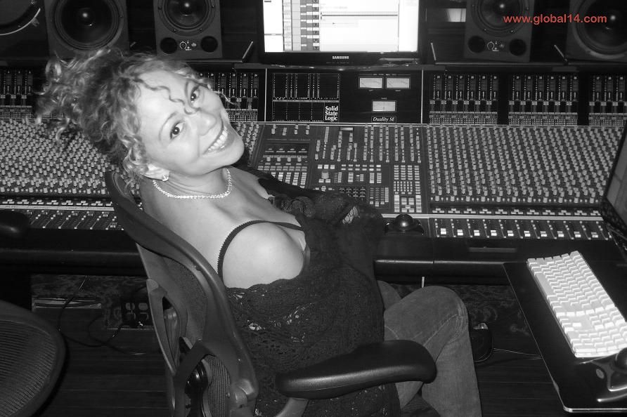 Mariah Carey en el estudio grabando su nuevo disco!  092411MCJD2