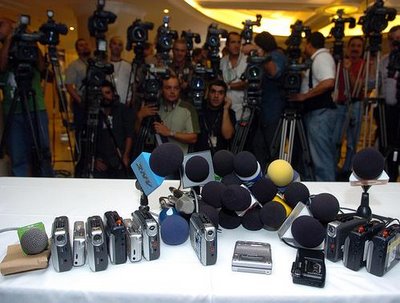 Almuerzo - entevista - Eddie hablando de la vida! Conferencia_de_prensa1