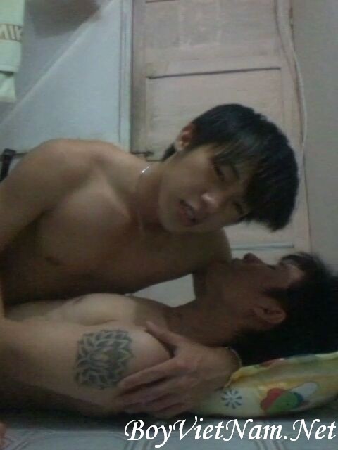 Hot gay facebook - Nguyễn Trọng Trung tung ảnh nóng lên mạng Image00019