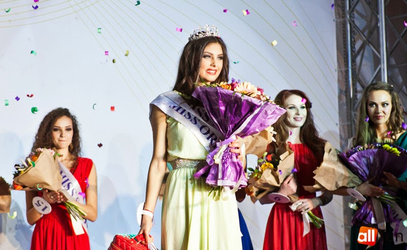 Alexandra Caruntu was crowned Miss Moldova 2014 Mol3