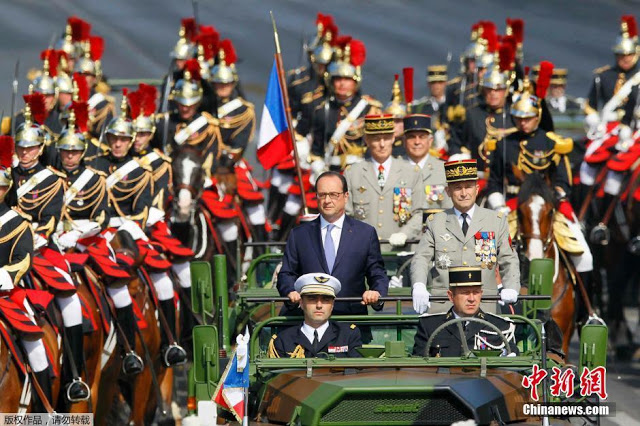 استعراض الجيش الفرنسي 2015  French%2BBastille%2BDay%2Bparade%2B12