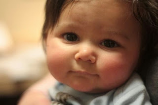 Κίνα: Έπαθαν ΣΟΚ οι γιατροί όταν βρήκαν ότι στο αυτί μωρού μεγάλωνε μια ...πικραλίδα!  Baby17