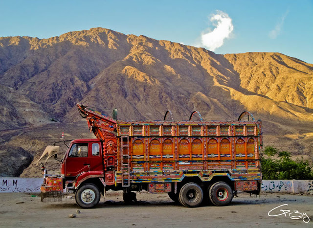 تزيين الشاحنات والباصات في باكستان [25 صورة] Decorative-pakistan-truck-art-11