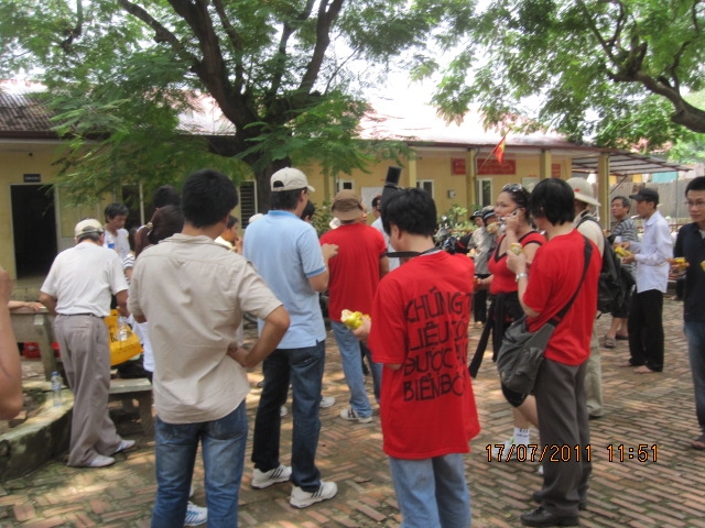 Chủ nhật, ngày 17 tháng bảy năm 2011 7