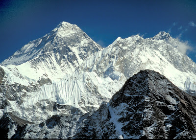 الجبل لايتطور Everest_west_view