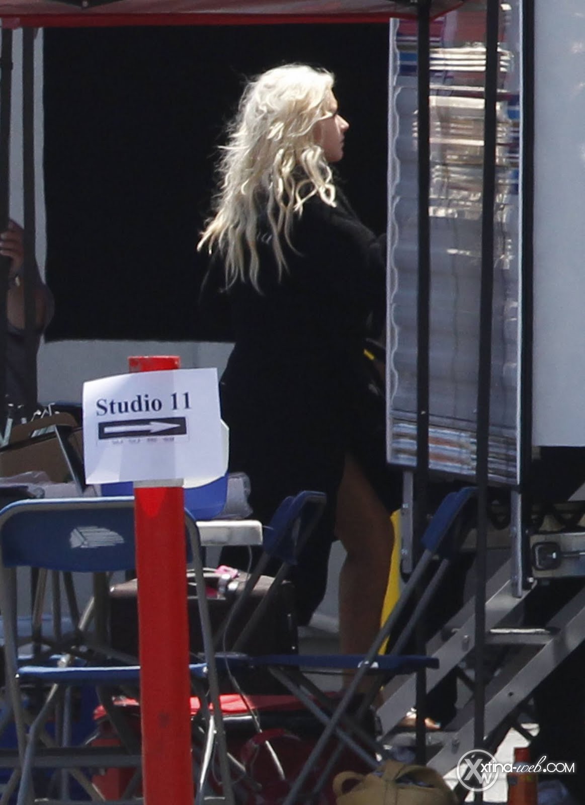 [Fotos] Christina Aguilera llegando a Burbank Studios [27/07/12] 03