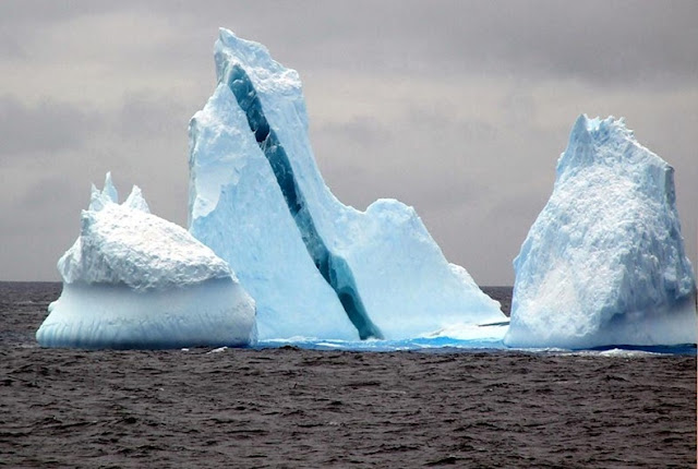 الجبال الجليدية الملونة Striped-iceberg-5%5B2%5D