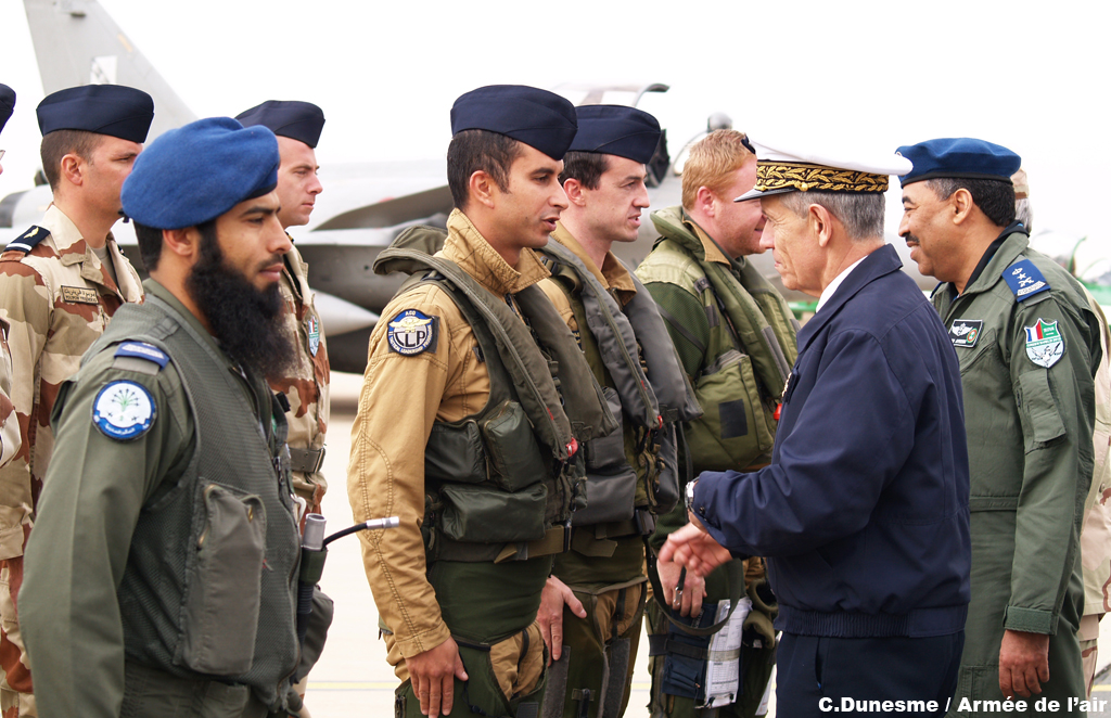 موضوع منوع للقوات الجوية العربية السعودية Le-general-palomeros-s-est-rendu-en-visite-officielle-au-moyen-orient