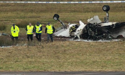 [Internacional] Fotos do acidente em Belfast, na Irlanda do Norte  12-Cork-plane-crash-007