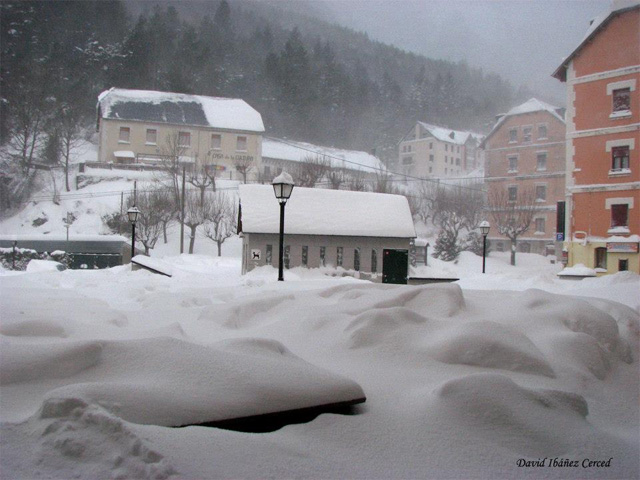 Casi un mes nevando sin parar en los perineos  Nievep