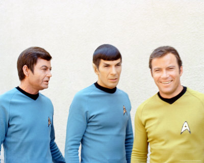 Star Trek: 45 Anos de Jornada nas Estrelas %2528E-D%2529%2BDeForest%2BKelley%252C%2BLeonard%2BNimoy%2Be%2BWilliam%2BShatner%2Bem%2BJornada%2Bnas%2BEstrelas
