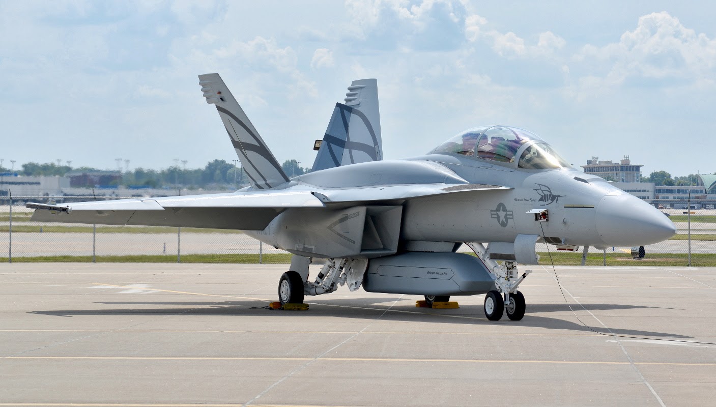 Fuerzas Armadas de EE.UU. - Página 8 ASH041-130827-Boeing-F18F-ASH-0231