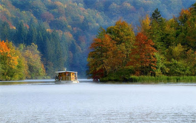 سحر الطبيعة جولة سياحية داخل حديقة بليتفيتش الوطنية في كرواتيا .♥ Enjoy-the-silence-Plitvice-lakes-in-autumn