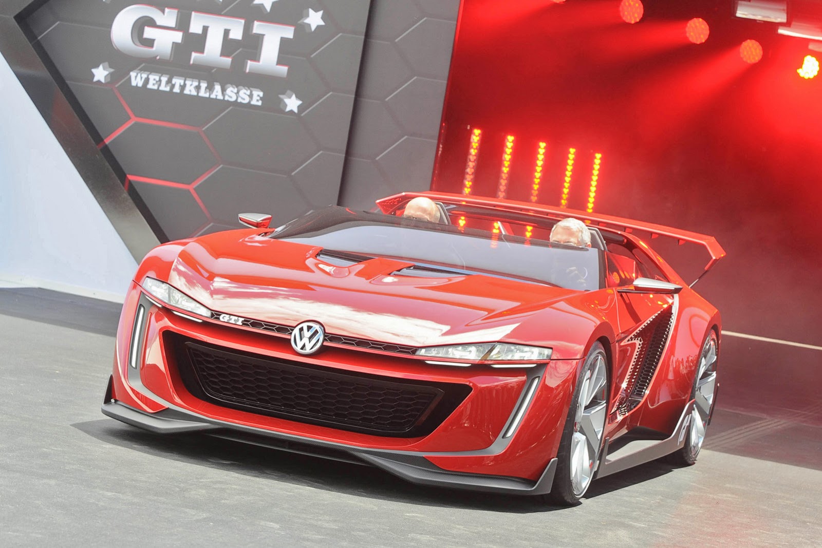 2014 - [Volkswagen] GTI Roadster Vision Gran Turismo - Page 2 VW-Golf-GTI-Roadster-2