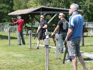 Tir aux pigeons d'argile 2013, le dimanche à Victoriaville, (avec photos). - Page 2 Trap-Vic-1