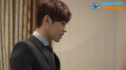 [Online][Vid][12.12.12] Yunho - Queen of Ambition Poster Shooting 697fc542gw1dzr12y9h85j