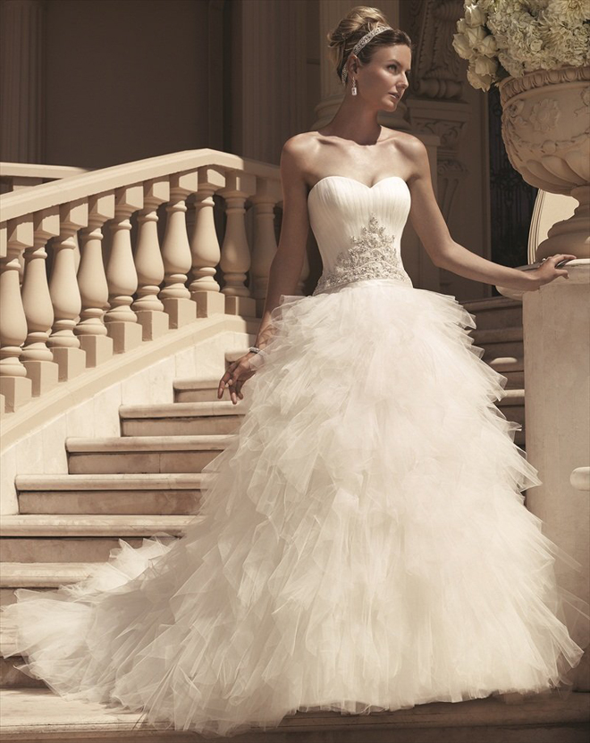 وسأكتفي بقول,,أنني امتلكت العالم حين امتلكتكـ Wedding-dresses-Casablanca-Bridal-spring-2013-ruffles-sweetheart-neckline