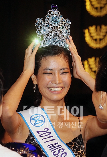 +++ GOLD APPLE 54: MISS WORLD 2011 BEFORE ARRIVAL Mwkr2