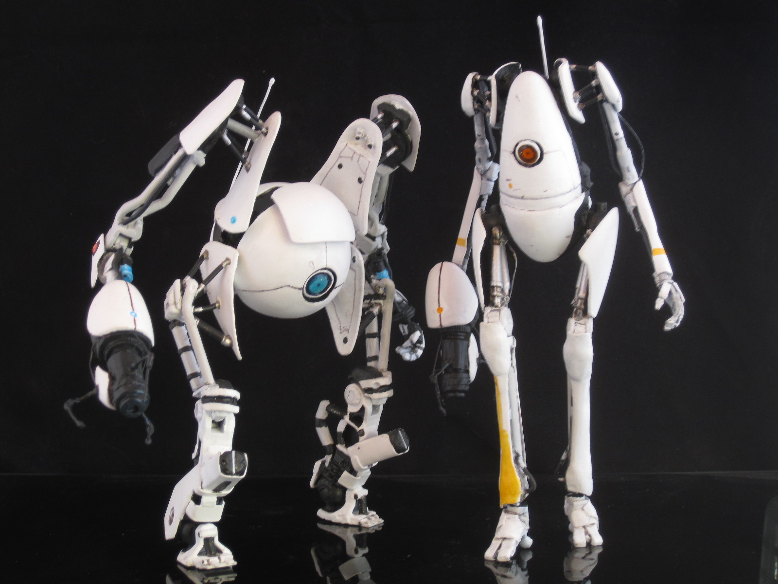 portal 2 robots Atlas et P-body action figure Portal%2B2%2Batlas%2B%2526%2Bp-body%2Bfinal%2B003